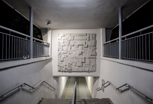Monumentalcity relief